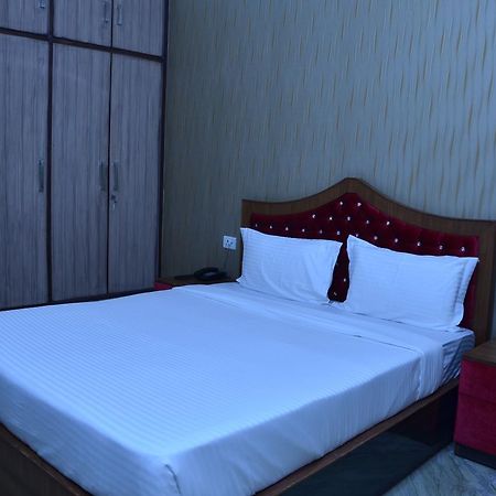 Hotel Royal International New Delhi Buitenkant foto