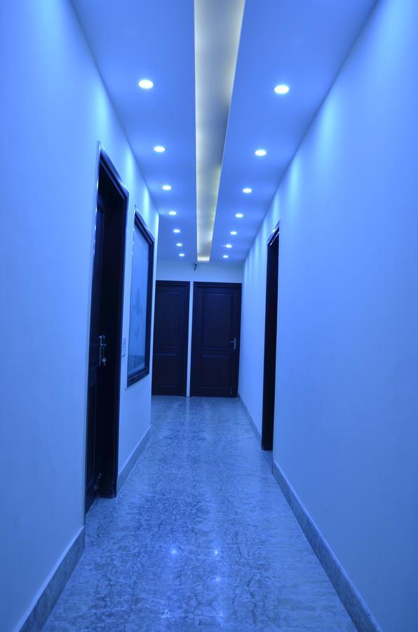 Hotel Royal International New Delhi Buitenkant foto