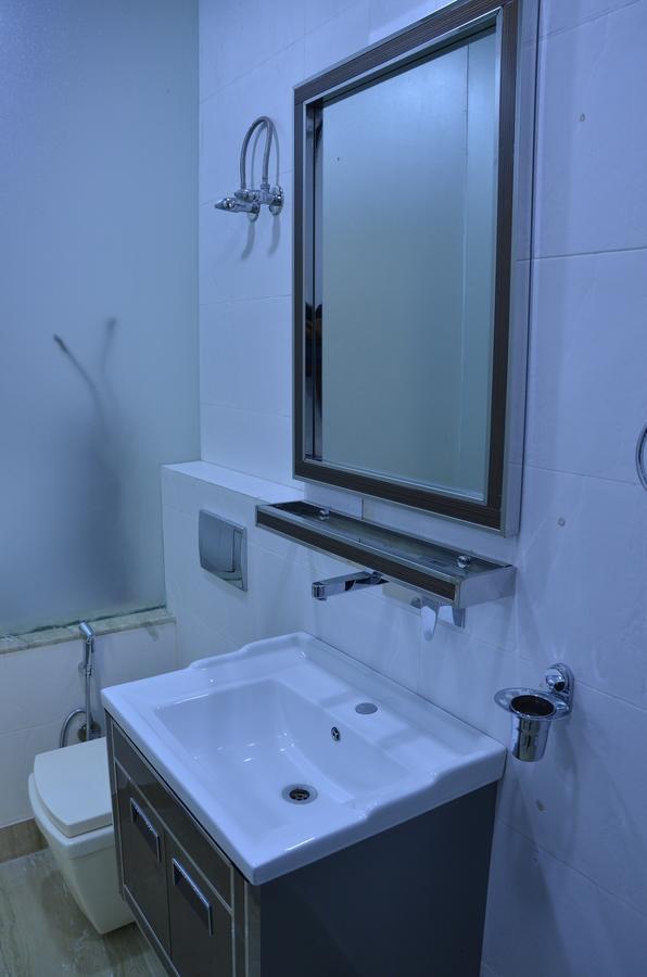Hotel Royal International New Delhi Buitenkant foto