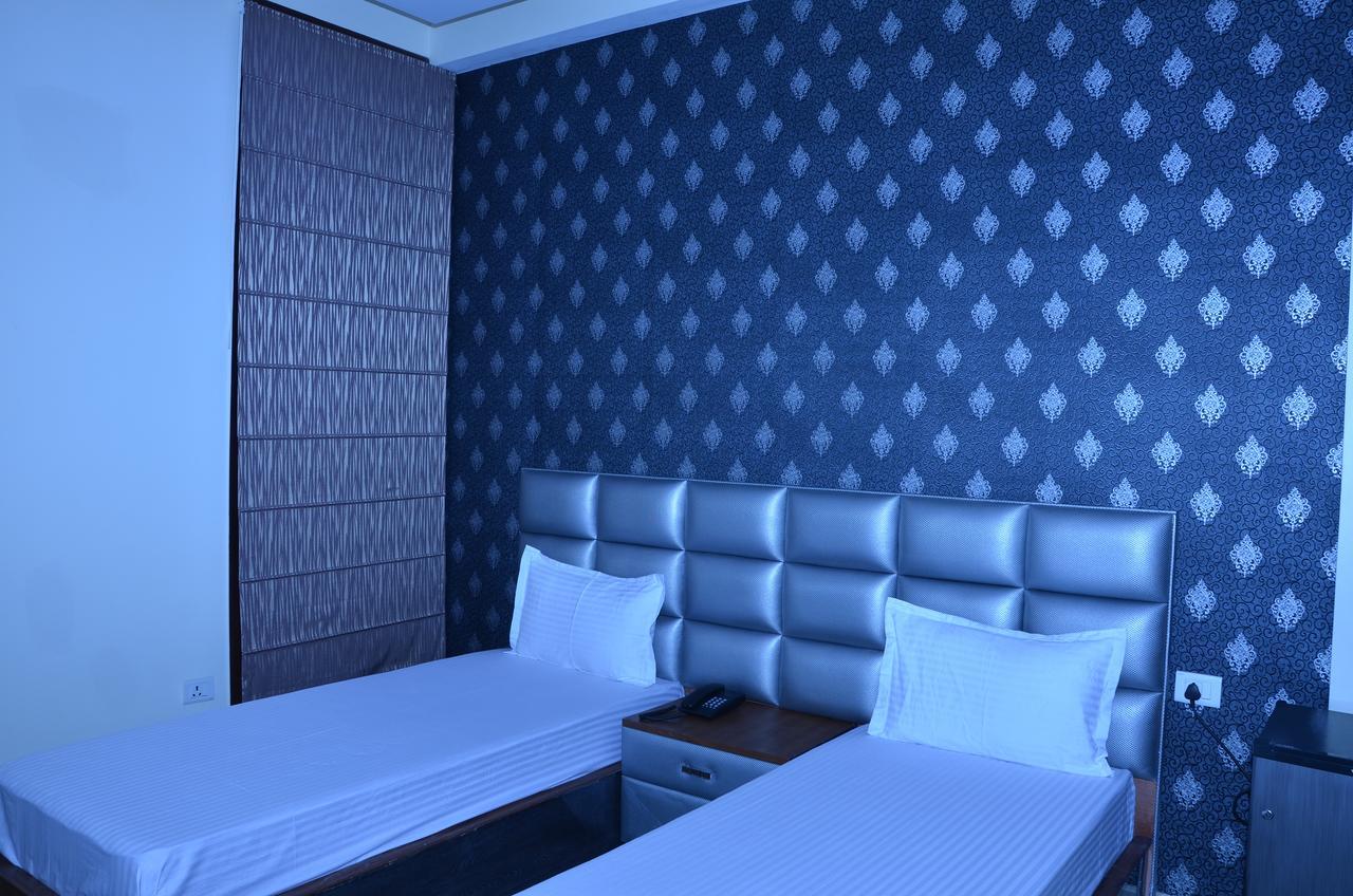 Hotel Royal International New Delhi Buitenkant foto