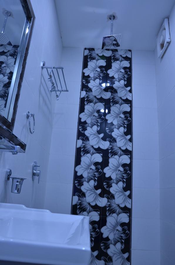 Hotel Royal International New Delhi Buitenkant foto